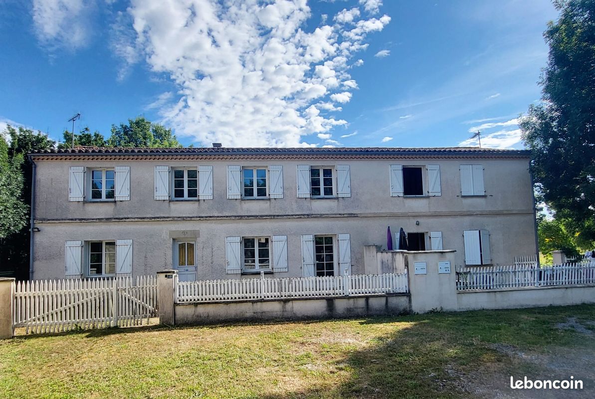 Maison 9 pièces 202 m² · à Néré · 202 m² · 163 000 €