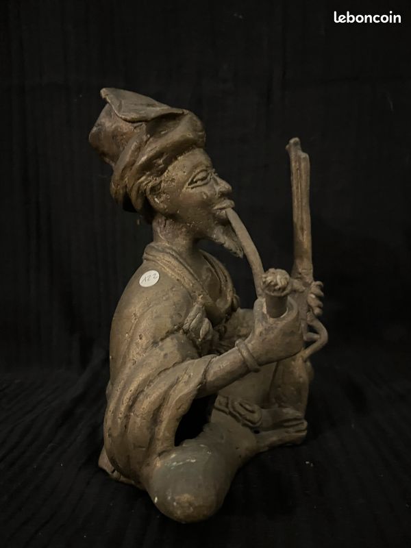 Statuette_Homme sage fumant la pipe_Bronze_Mossi_Burkina Faso.H:20cm.Ref : 122 (image 3)