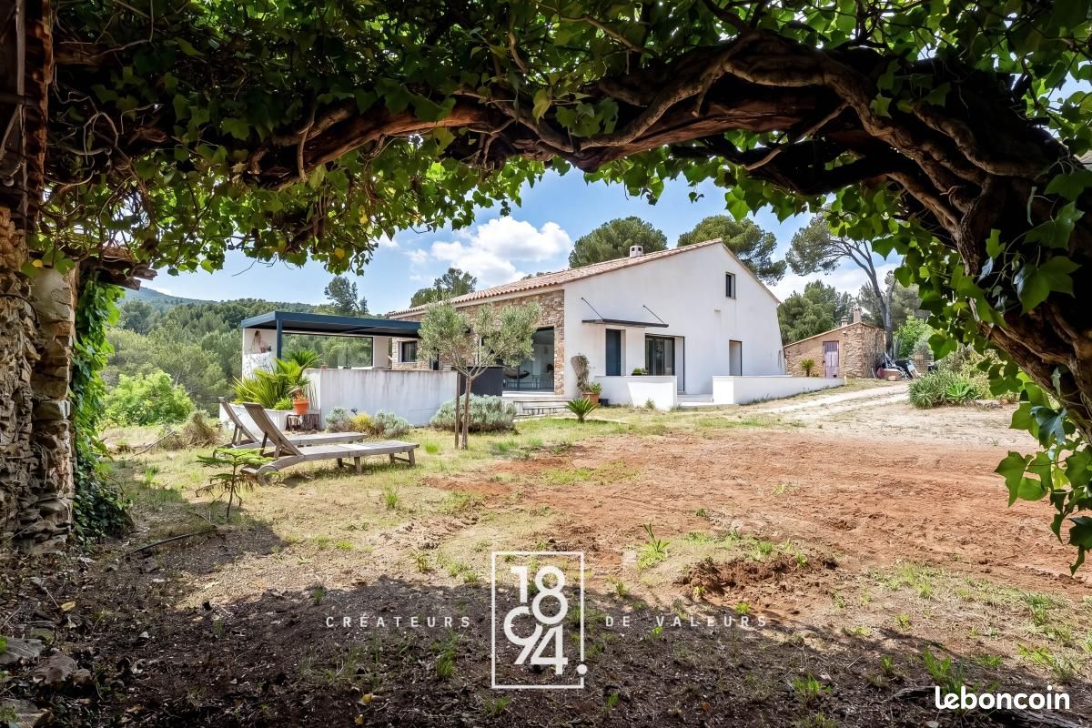 Maison 5 pièces 250 m² · à La Ciotat · 250 m² · 1 390 000 €