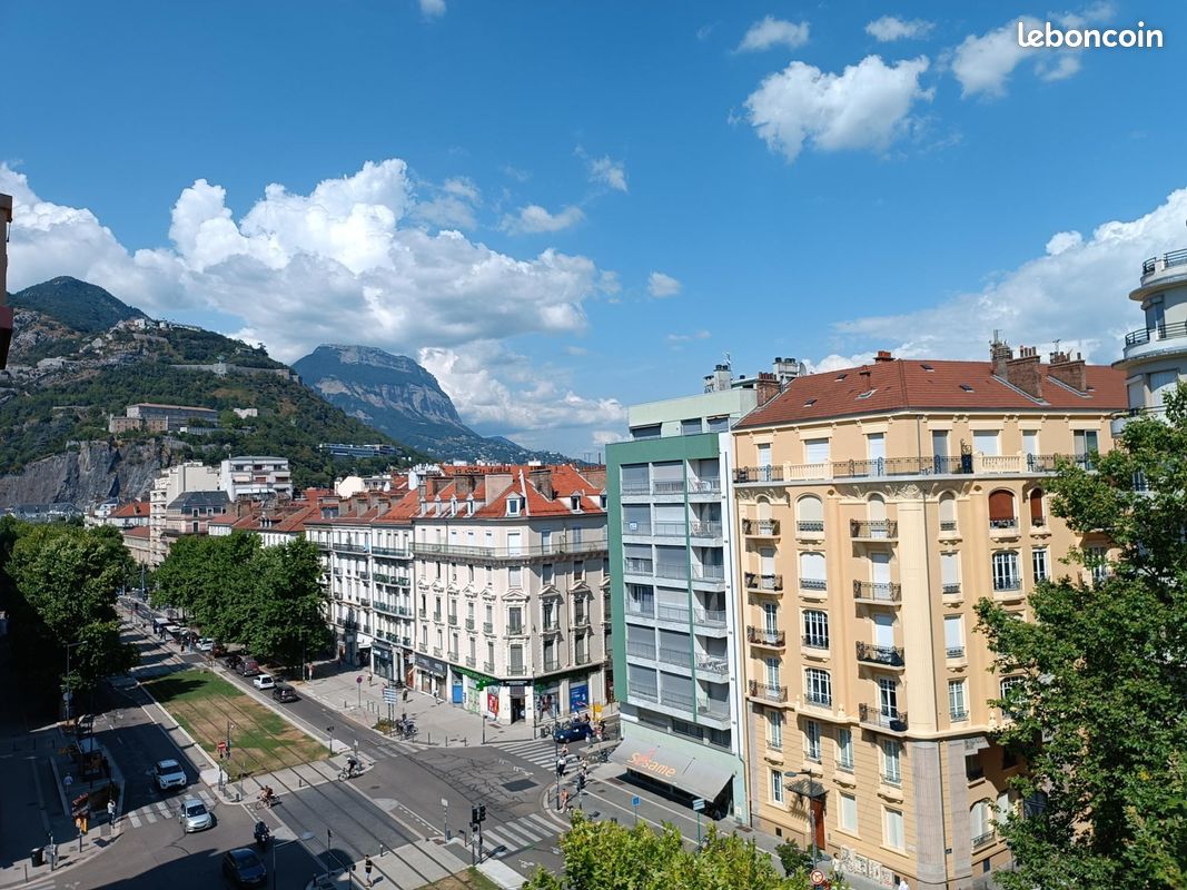 Appartement 2 pièces 65 m² · à Grenoble · 65 m² · 893 €