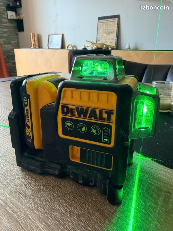 Niveau Laser Dewalt Pour Pièces Détachées / Ne Fonctionne Pas à Réparer