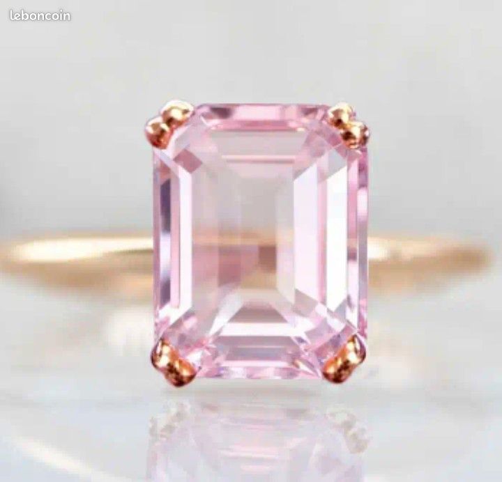 BELLE BAGUE VINTAGE Doré signé AVON 3 losanges strass T52 EUR 12,99 - FR BELLE BAGUE VINTAGE Doré signé AVON 3 losanges strass T52 EUR 12,99 - FR