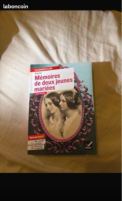Livre mémoire de deux jeunes mariées (image 2)