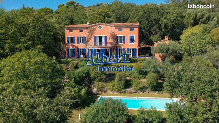 Maison 10 pièces 396 m²