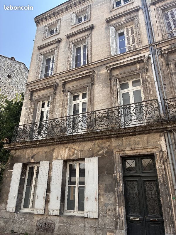 Maison 8 pièces 213 m² · à Angoulême · 213 m² · 349 800 €