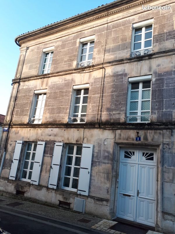 Maison 7 pièces 132 m² · à Jarnac · 132 m² · 155 000 €