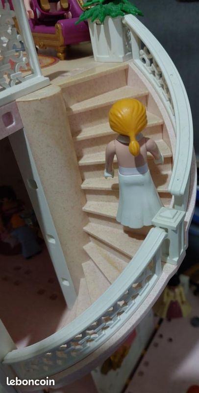 Très grand château de princesse Playmobil 4250 avec son grand jardin et ses calèches, figurines, accessoires (image 15)