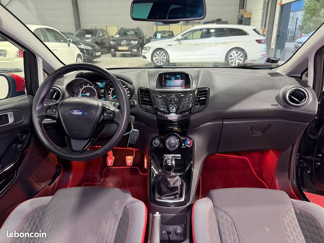 Ford fiesta 1.0 ecoboost 140 ch black edition / jantes alu noir / clim auto / sport / garantie (image 5)