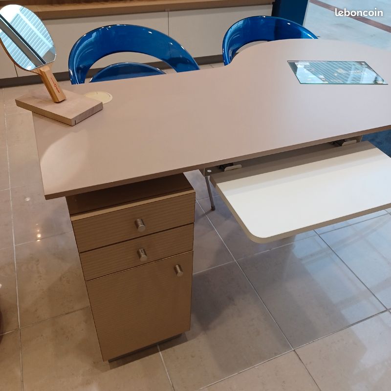 Bureau pour enfant ou ado en etat neuf (image 10)