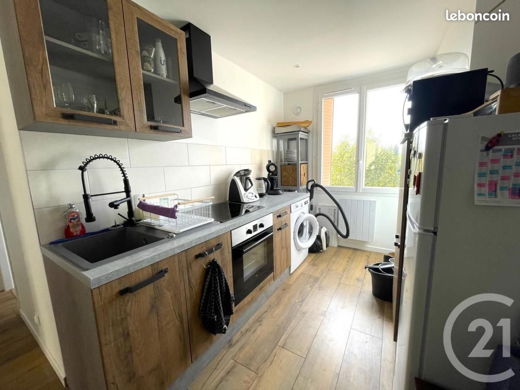 Appartement 3 pièces 53 m² · à Saint-Fons · 53 m² · 768 €