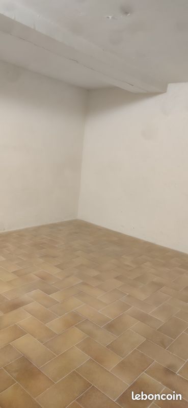 Cave 7 m² Six-Fours-les-Plages · 7 m² · 85 €/mois