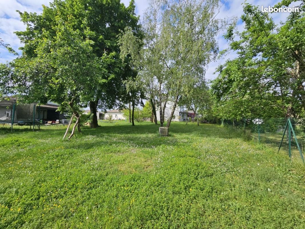 Terrain 500 m² Podensac · 94 000 €