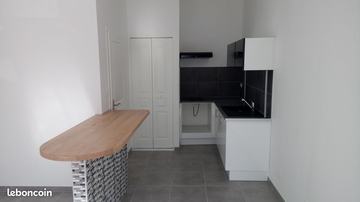 Appartement 1 pièce 30 m² · à Marignane · 30 m² · 650 €/mois