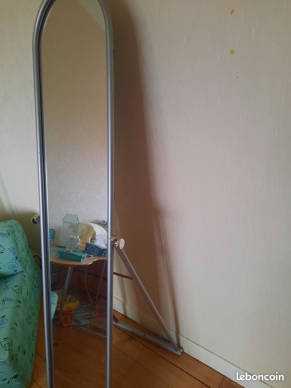 Miroir sur pied (image 2)