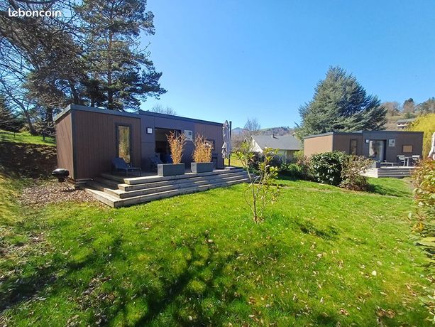 Immeuble 3679 m² CHAMBON SUR LAC