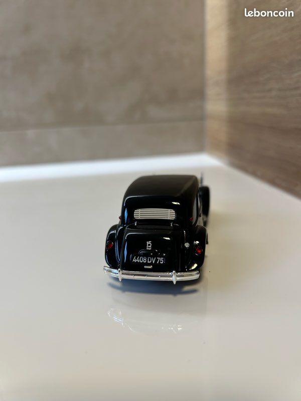 Miniature CITROEN 15CV Présidentielle – Avec Figurine Général De Gaulle, échelle 1/43 (NOREV, Neuf)