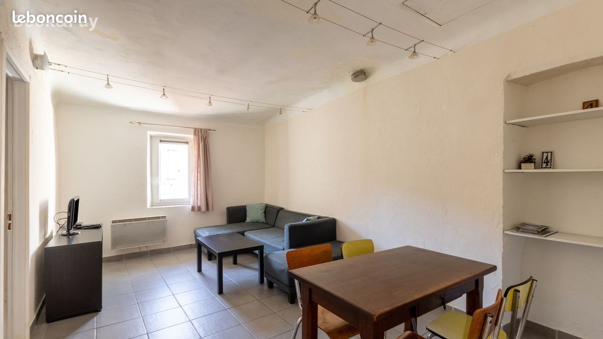 Appartement 2 pièces 47 m² · à Cuges-les-Pins · 47 m² · 150 000 €