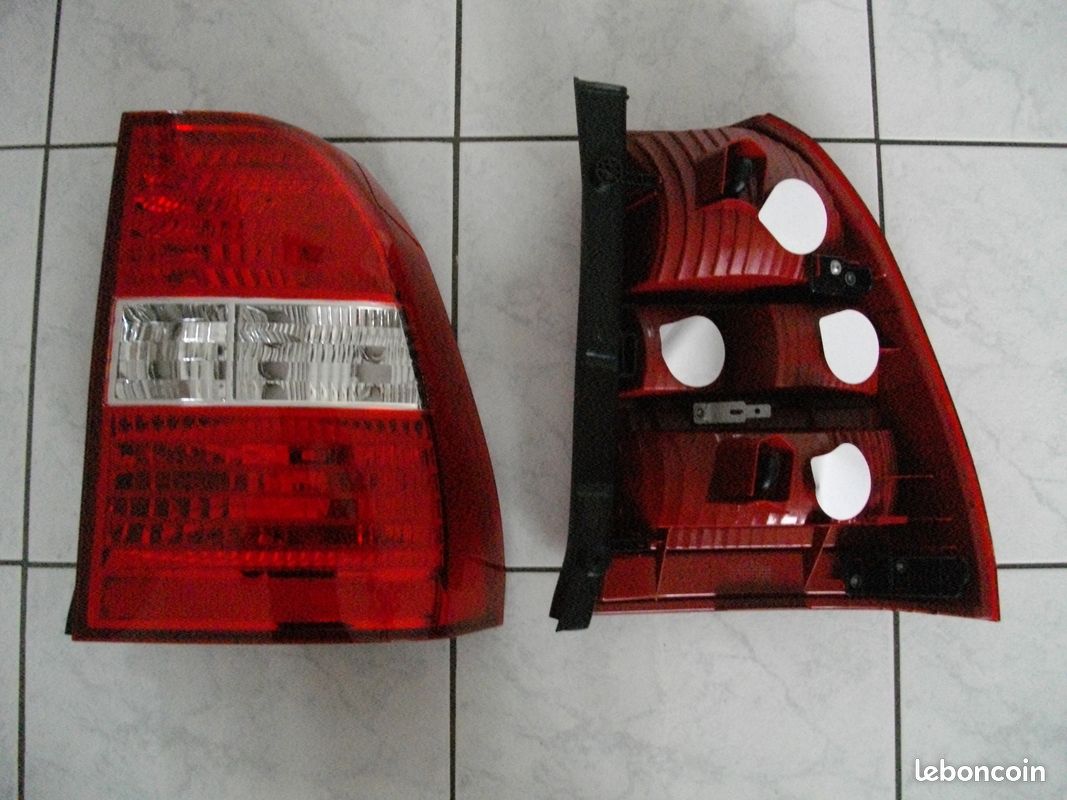 Feu Arrière Gauche Pour Kia Sportage 2004 - Pièce D'occasion, Code Moteur G4GC