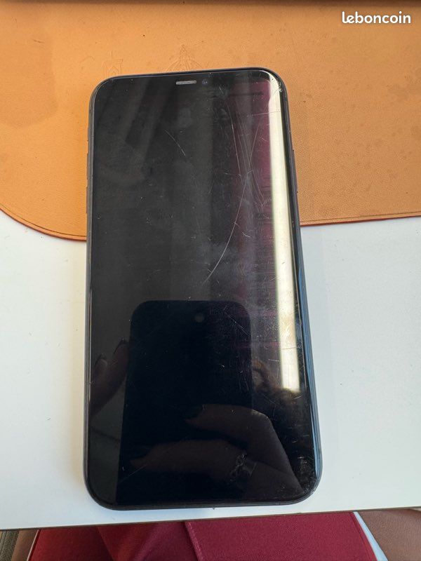 IPhone 11 (image 1)