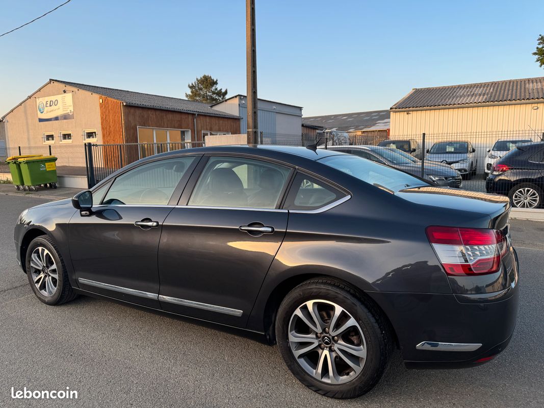 Citroen C5 Phase II 2.0L BLUE HDI 150CV PACK MILLENIUM 136 000KM JA17/S&S/LED/GPS/SEMI-CUIR/RADAR/REGUL/ATTELAGE 07.2016 (image 4)