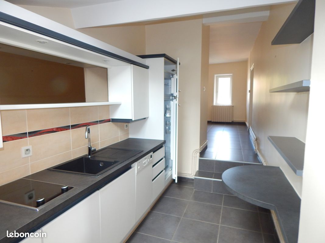 Appartement 3 pièces 95 m² · à Annonay · 95 m² · 590 €
