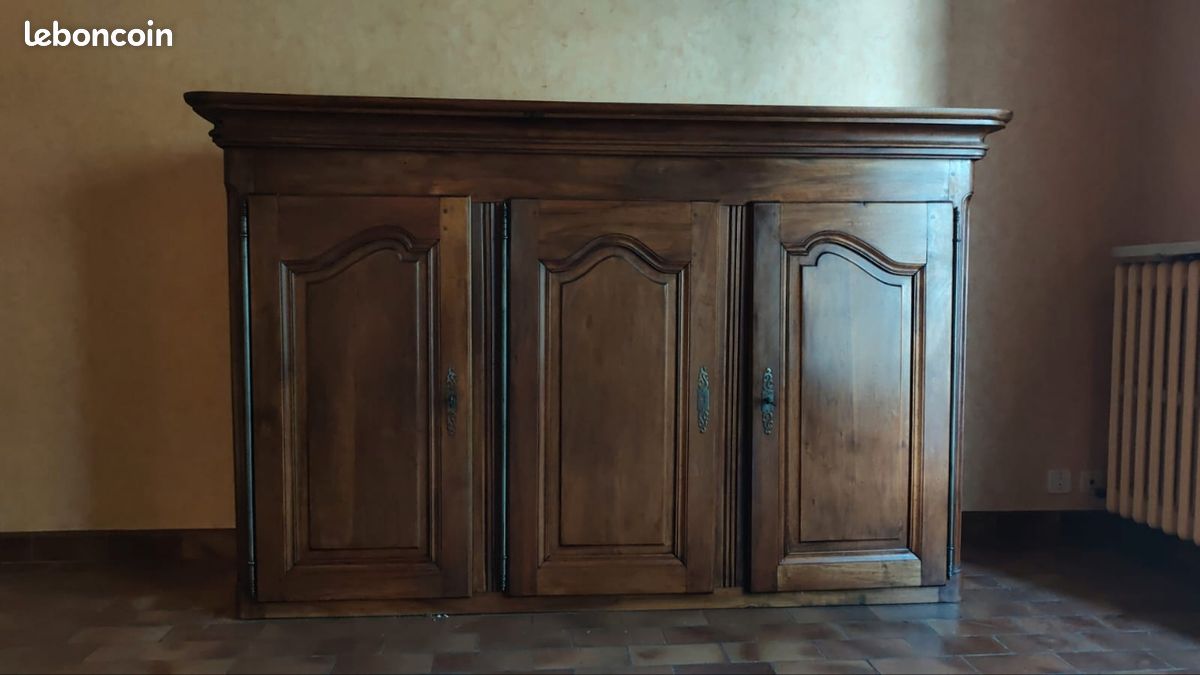 Buffet en noyer (image 1)