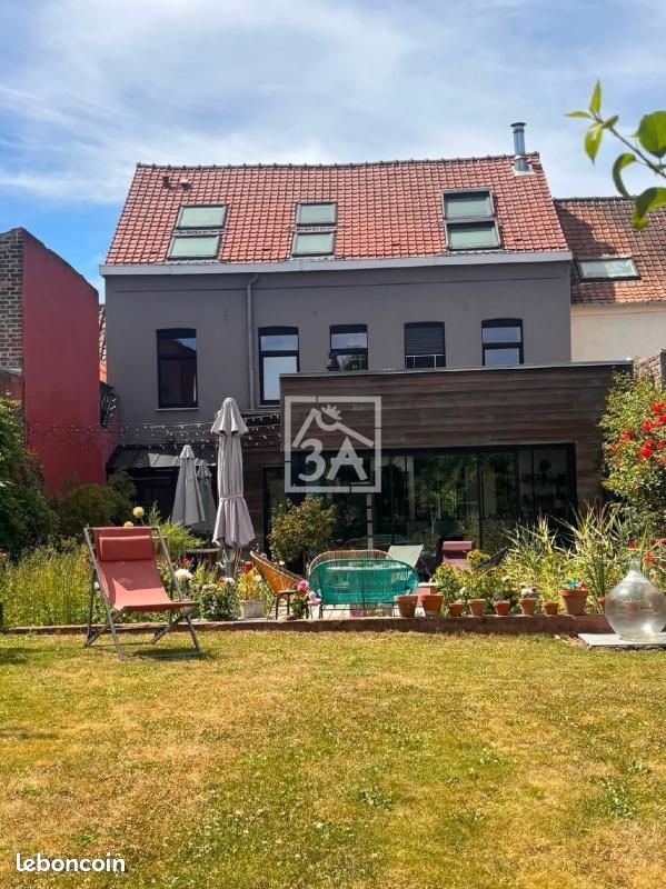 Maison 10 pièces 220 m² · à Hazebrouck · 220 m² · 597 000 €