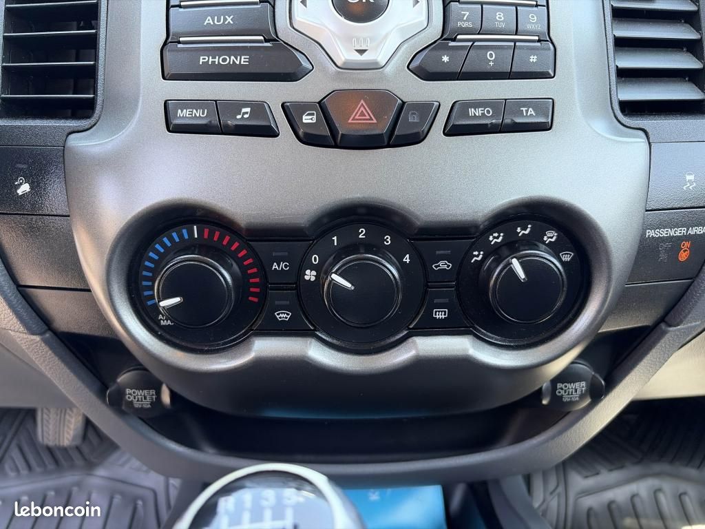 FORD RANGER 2.2 TDCi 150 cv SUPER CABINE XLT Sport / Attelage + moteur 35000 km (facture ford) (image 19)