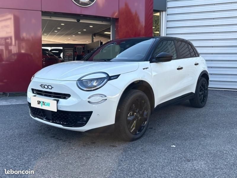 Fiat 600 1.2 Hybrid Turbo 145ch Sport eDCT6 (image 1)
