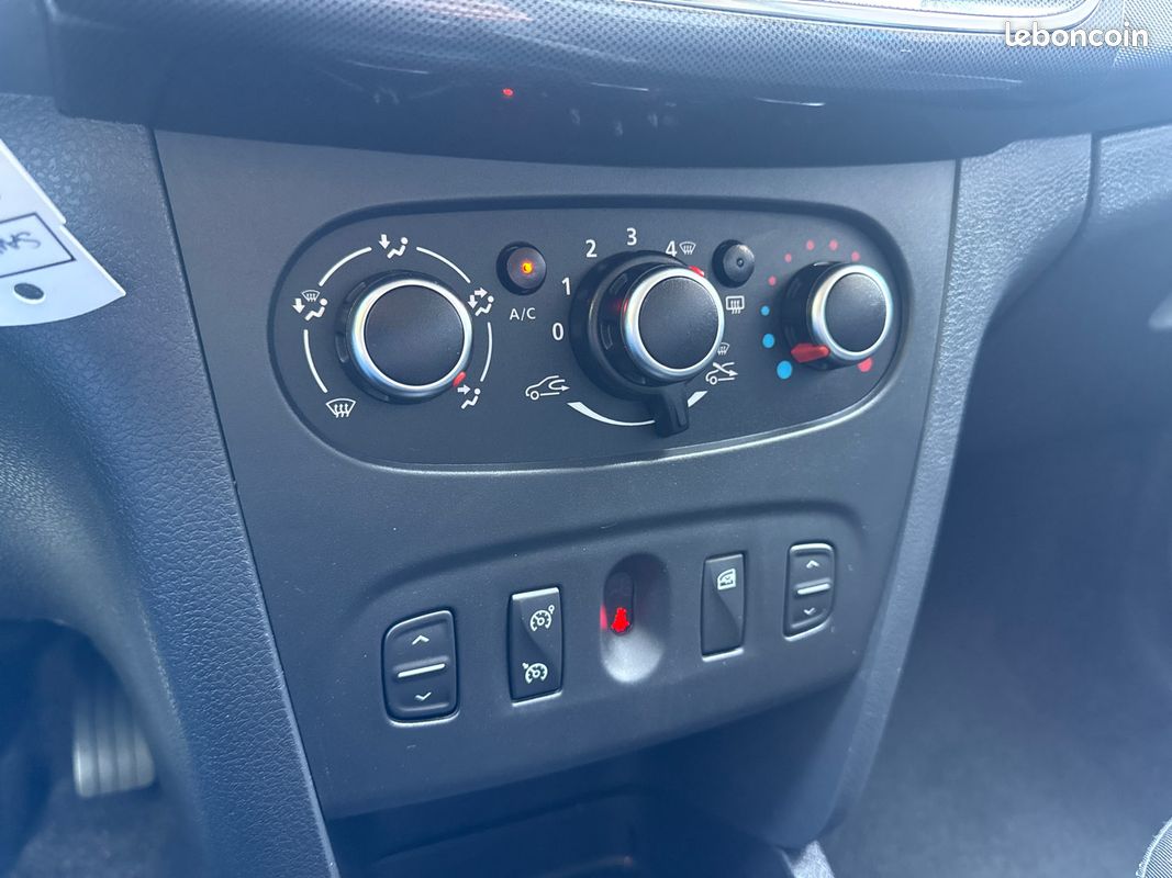 Dacia sandero 1.5 blue dci 95 stepway (image 10)