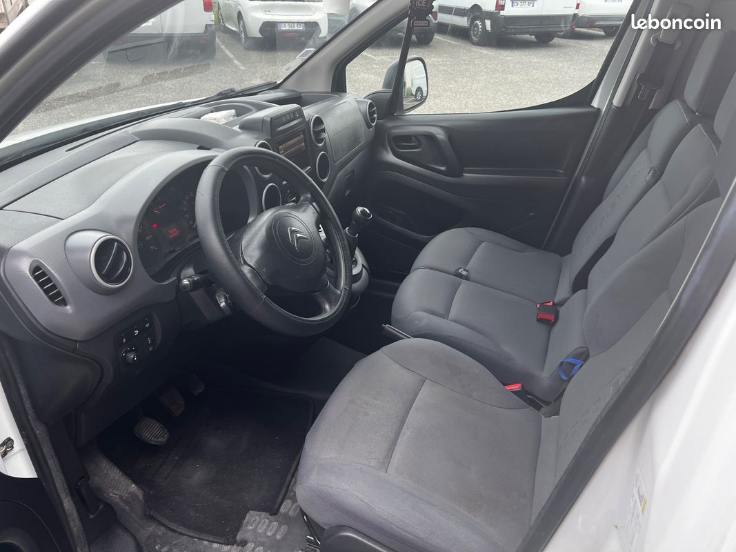 Citroen berlingo vu cabine approfondie 1.6 bluehdi 99 ch xl l2 confort / distribution faite (image 21)