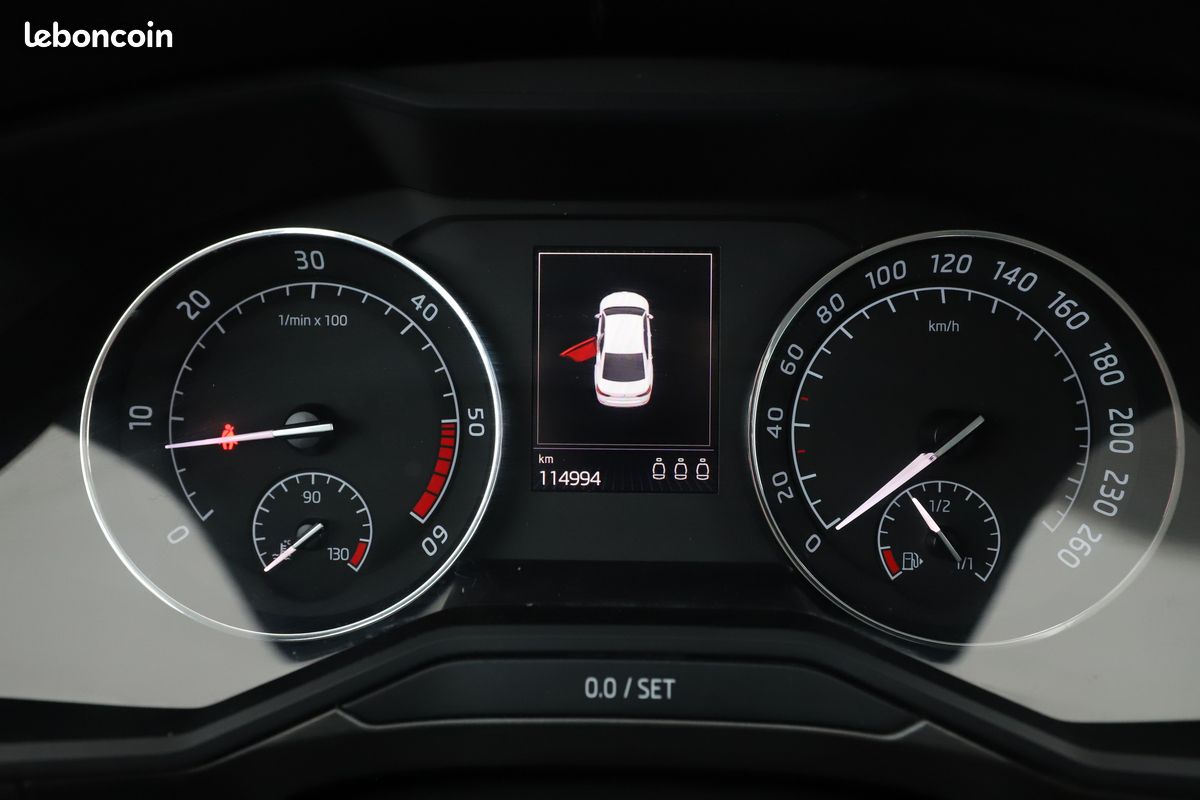 Skoda Superb 2.0 TDI Style DSG 150 ch (image 16)