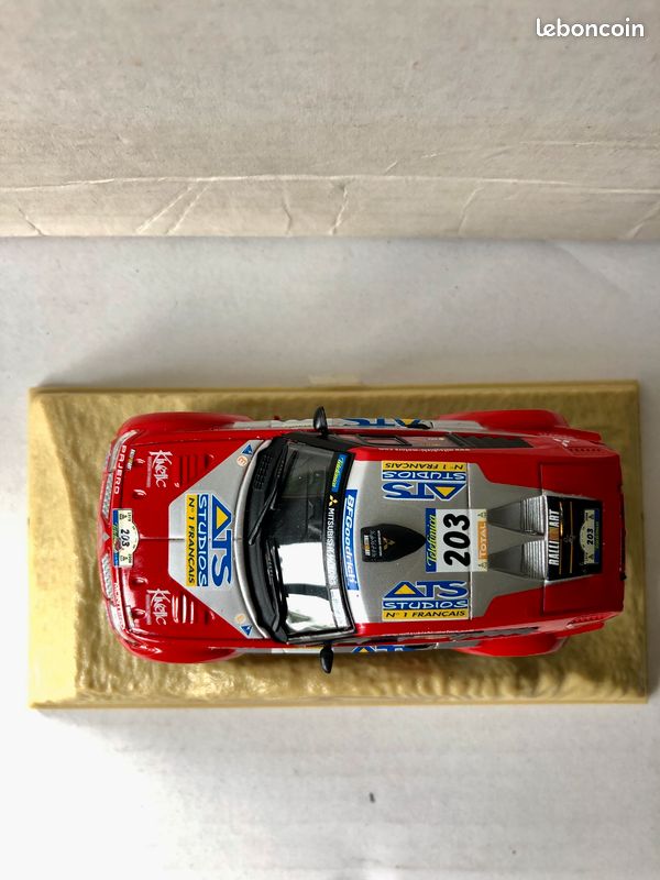 MITSUBISHI PAJERO EVOLUTION 2004 SOLIDO 1/43