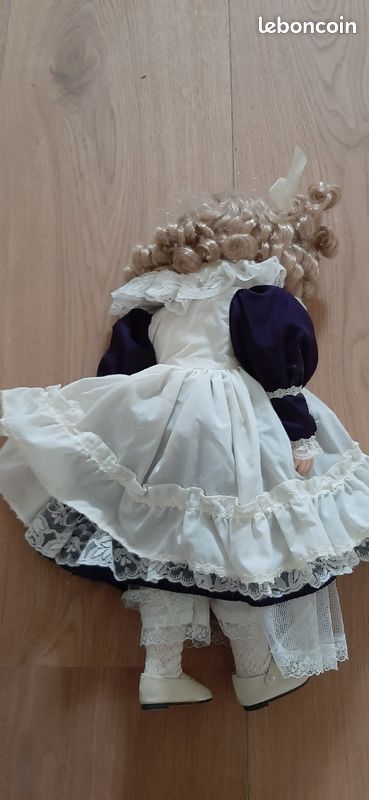 Poupée en porcelaine (image 2)