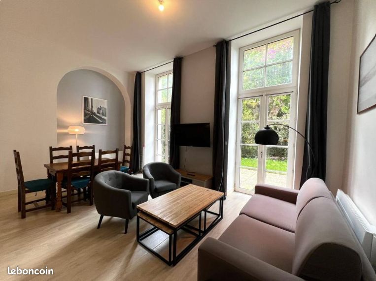 Parking 63 m² · à Poitiers · 63 m² · 920 €/mois