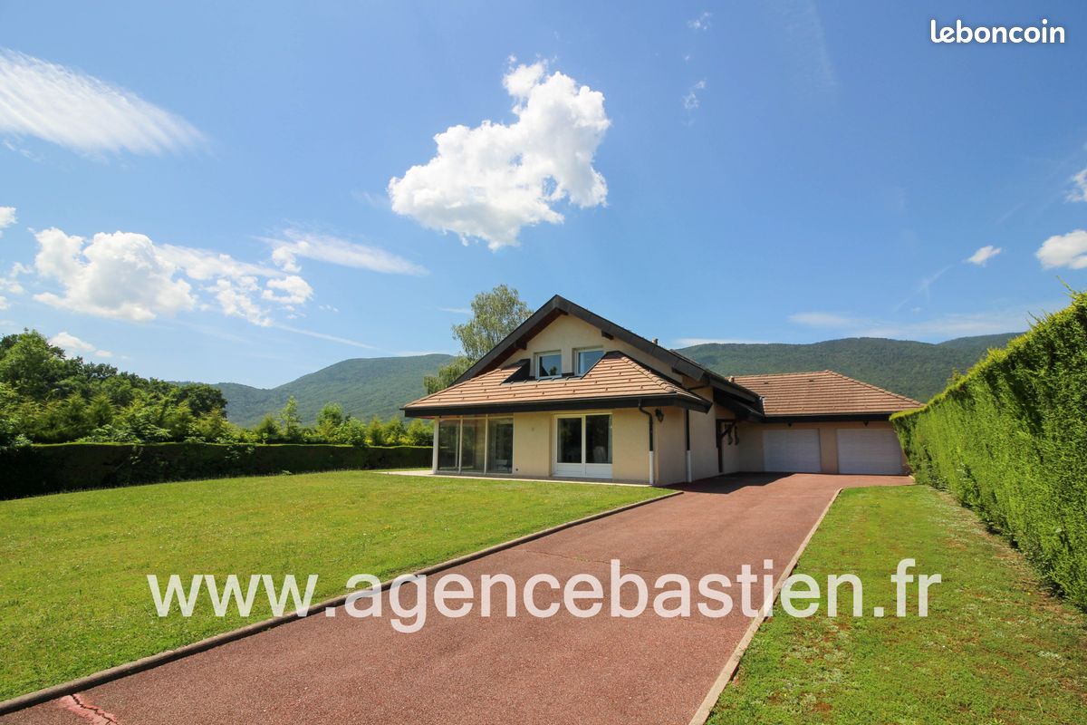 Maison 6 pièces 192 m² · à Divonne-les-Bains · 192 m² · 1 150 000 €