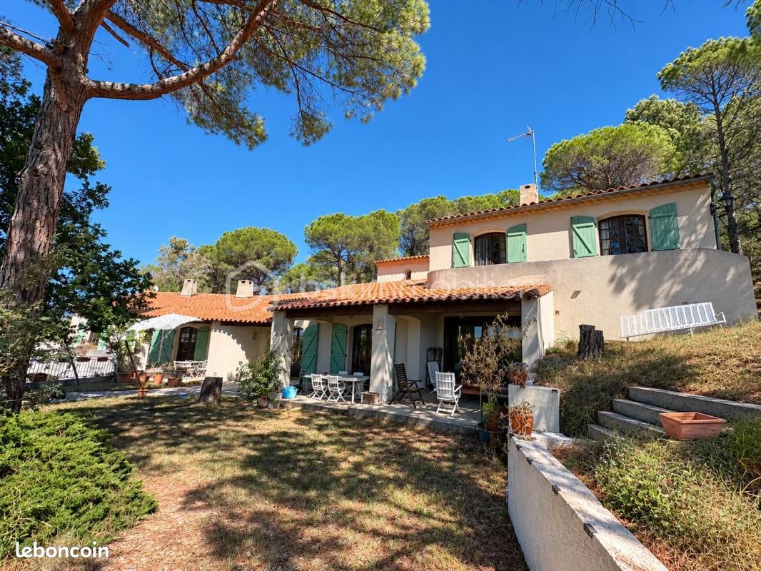 Maison 10 pièces 273 m² · à Malves-en-Minervois · 273 m² · 420 000 €