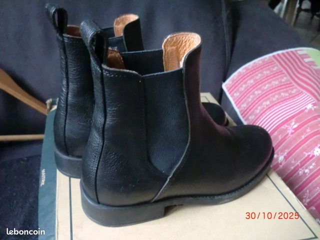 Bottine AIGLE pointure 35 Chaussures