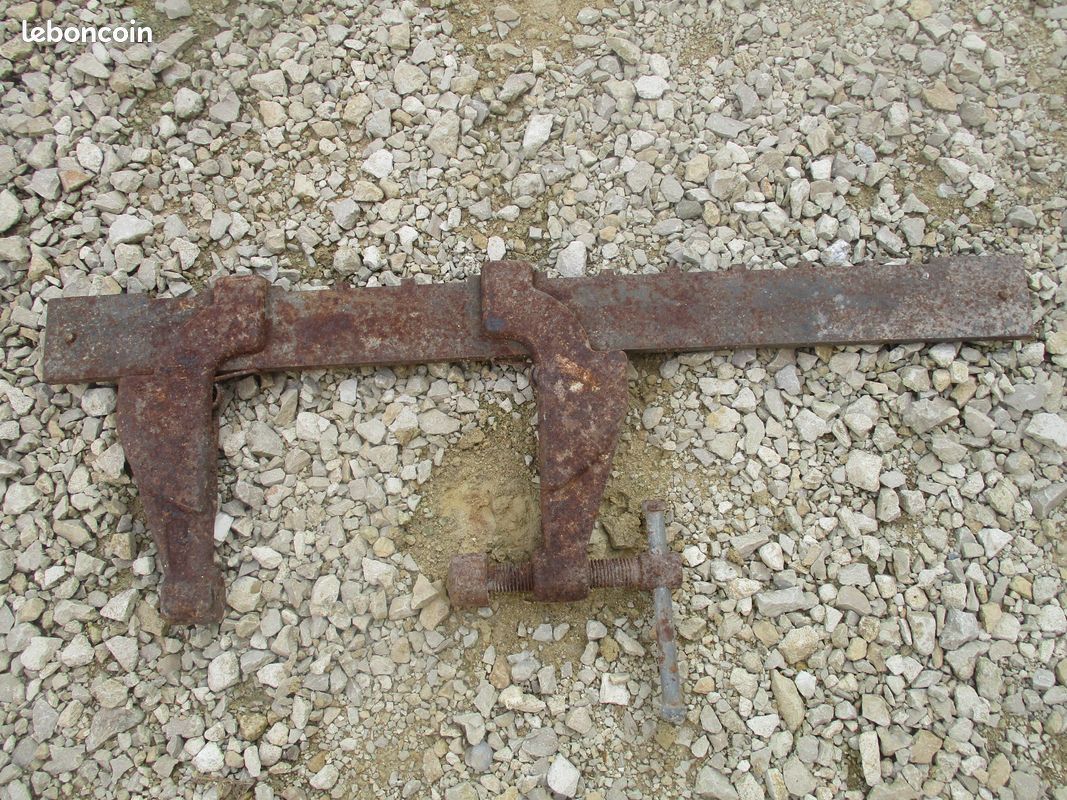 Ancien serre-joint très robuste (image 1)