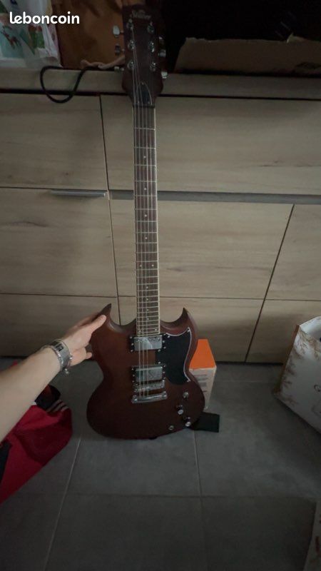 Guitare électrique (image 1)