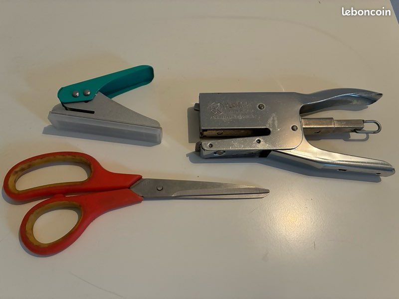Lot fourniture de bureau (image 2)