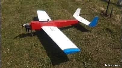 RKSTD Avion RC électrique 1500 mm, moteur sans balais, matériau en mousse  EPO, avion RC à aile fixe, avec bouées, décollage dans un rayon de 3  mètres