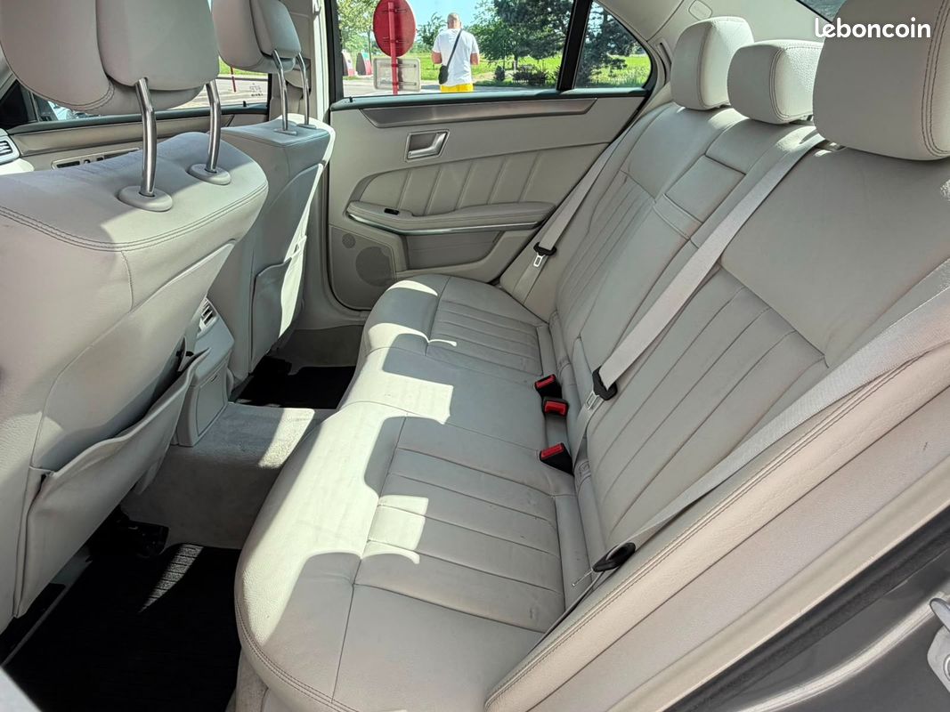 MERCEDES-BENZ Classe E Berline 220 CDi 2.1 CDI 16V DPF BlueEFFICIENCY 7G-TRONIC 170 cv - TOIT OUVRANT - SIEGES ELECTRIQUES (image 13)