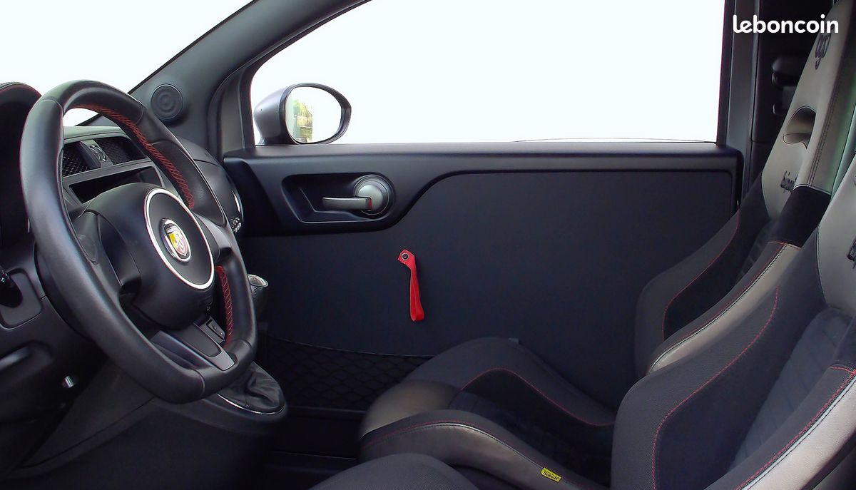 ABARTH 695 1.4I 190CH BIPOSTO / Première main / Couleur Gris Mat Performance / Sièges Baquets Sabelt / échappement AKRAPOVIC / Pack Carbone / Jantes OZ Racing 18 / magnifique exemplaire d'origine (image 10)