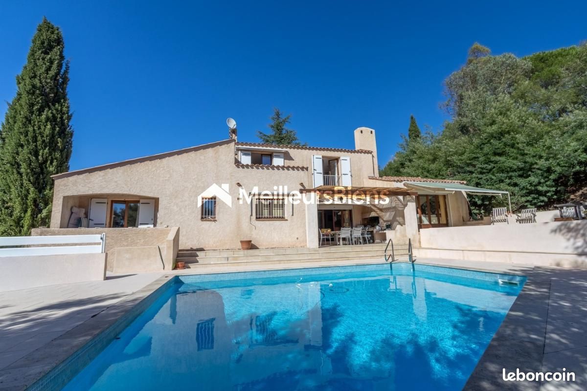 Maison 6 pièces 145 m² · à Roquebrune-sur-Argens · 145 m² · 850 000 €