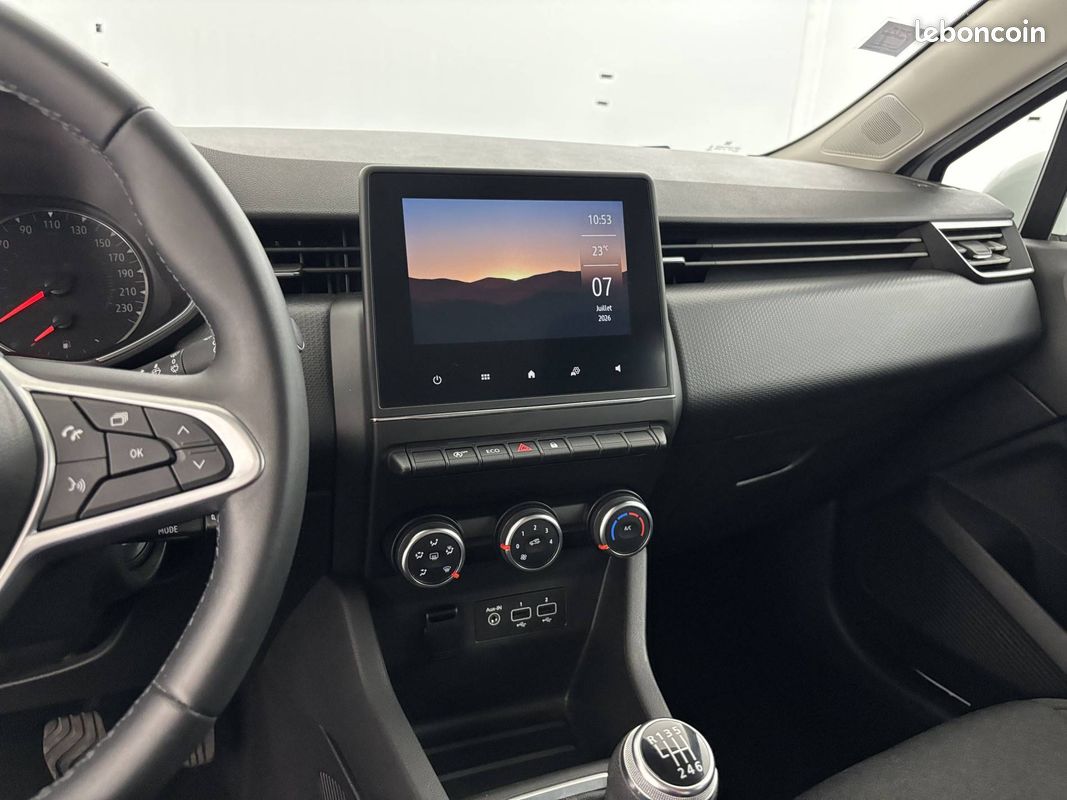 RENAULT Clio TCe 90 - 21 Business (image 12)