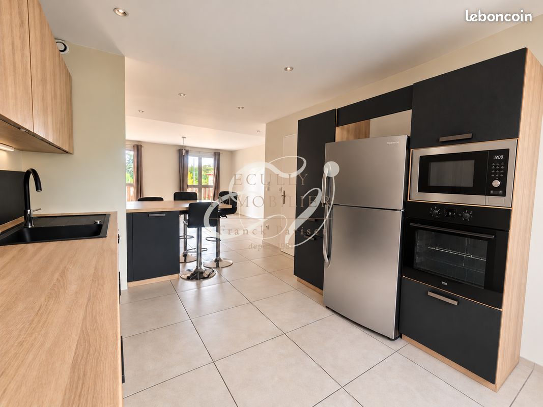 Appartement 4 pièces 87 m² · à Jassans-Riottier · 87 m² · 219 000 €