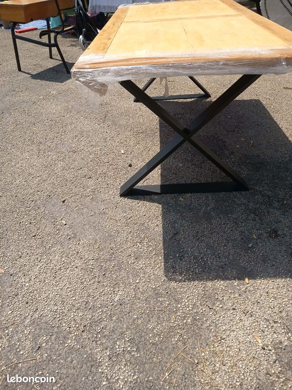 Table (image 3)