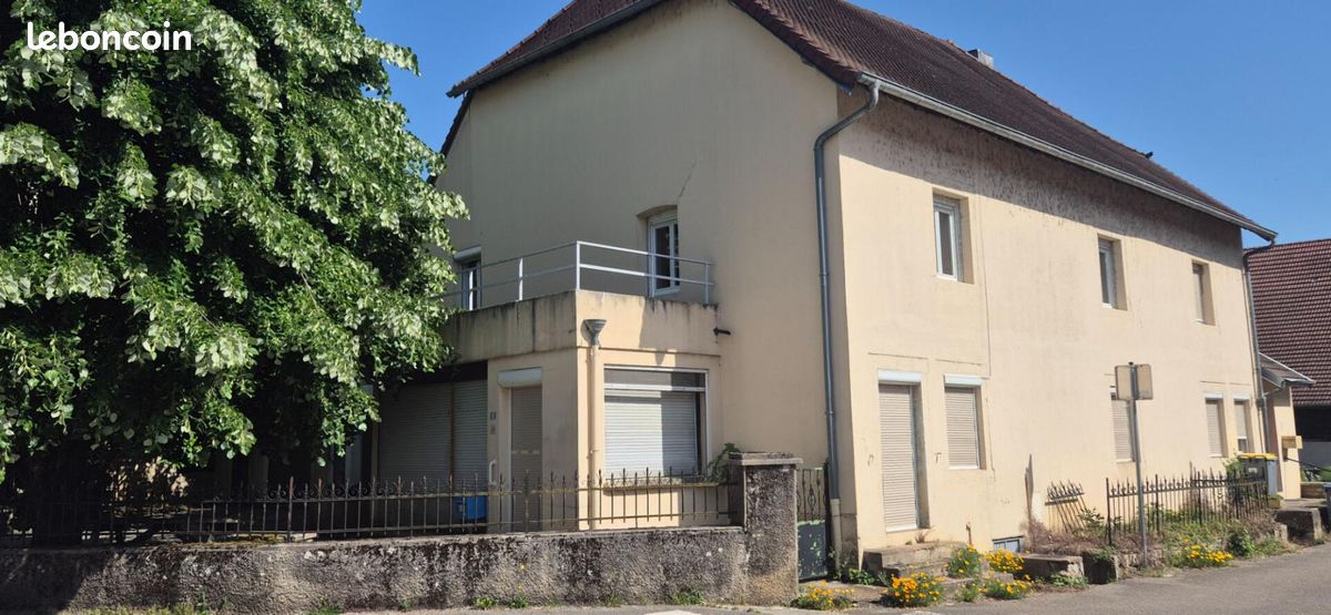 Maison 8 pièces 226 m² · à Chalezeule · 226 m² · 202 350 €