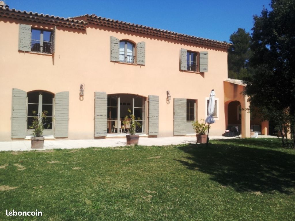 Maison 5 pièces 180 m² · à Saint-Marc-Jaumegarde · 180 m² · 3 600 €/mois